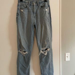 American Eagle size 4 long. Distressed mom Jean